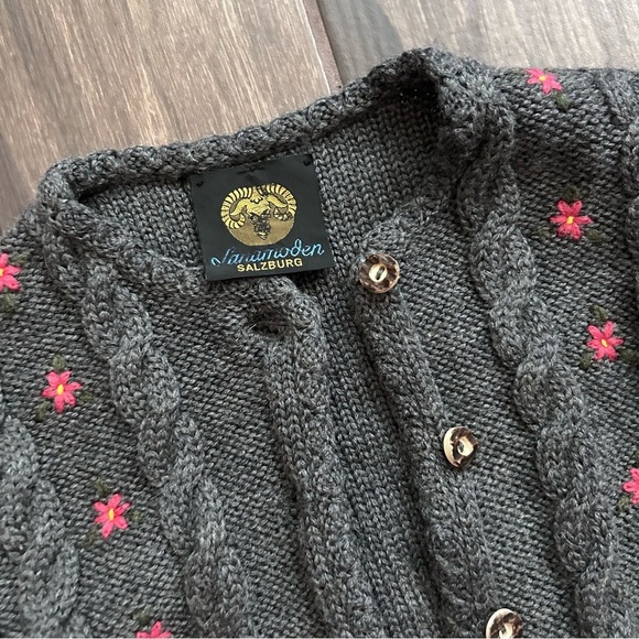 VTG Lanamoden Salzburg Floral Embroidered Wool Cardigan in Gray Sz XS - Picture 5 of 10